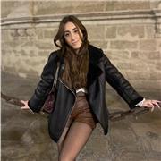 Soy una niña con 21 años que tiene terminado bachillerato de artes y se me da bastante bien la lengua sobre todo literatura y naturales , ademas cualquier asignatura de arte también podría enseñarla